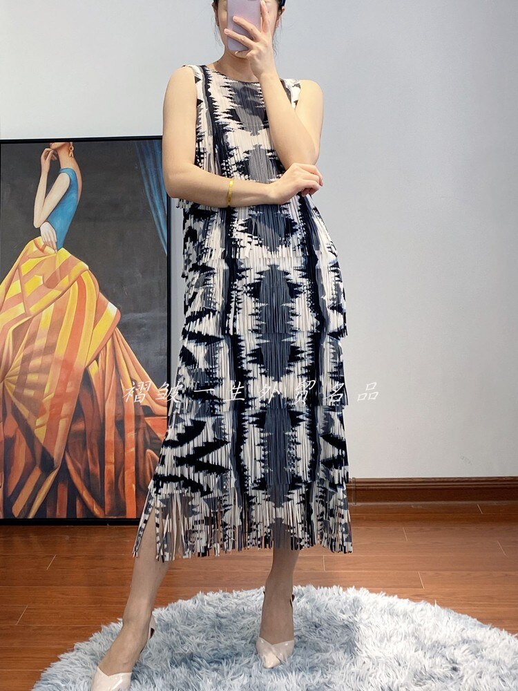 Pleated Woman Sleeveless Dress Hit Color Print Tassel Slim Halter Long Length Beach Style Dresses 2023 New Summer 15HT205