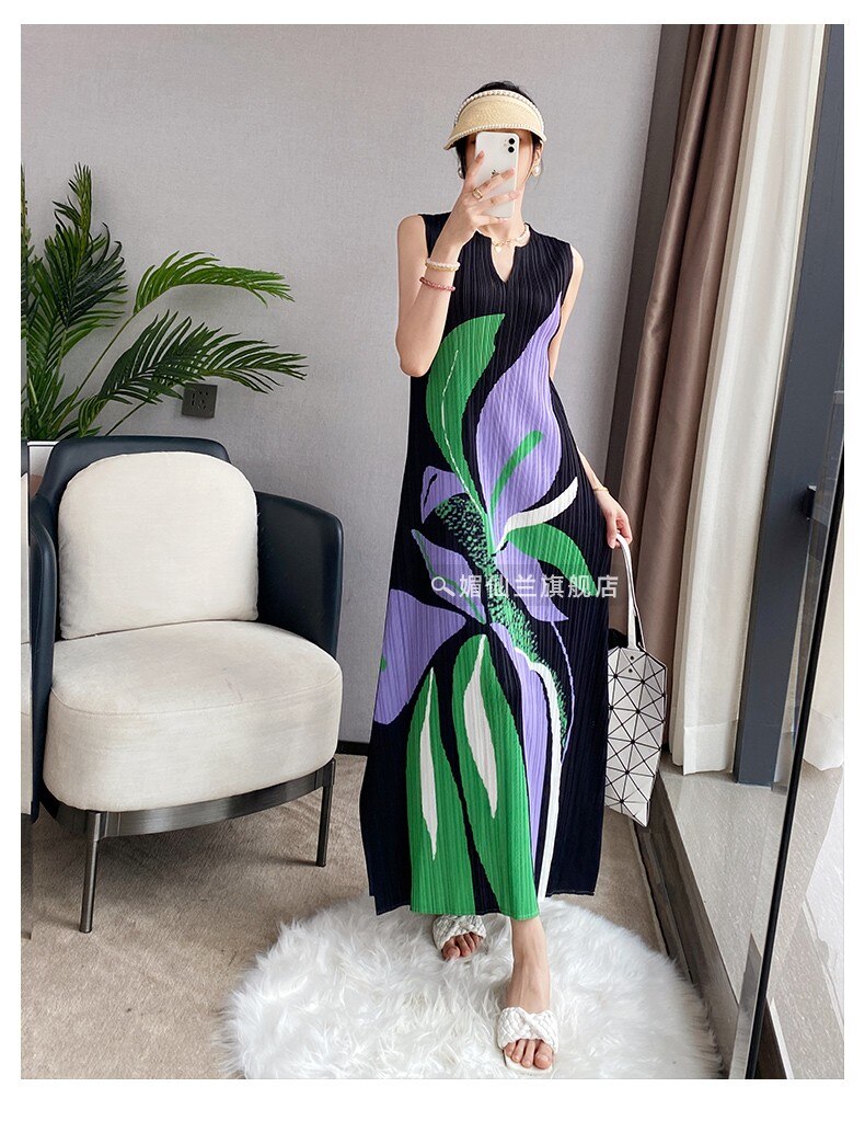 V-neck Floral Print Dress Women Sleeveless Summer Miyake Fashion Temperament Thin Senior Undershirt Long Dress