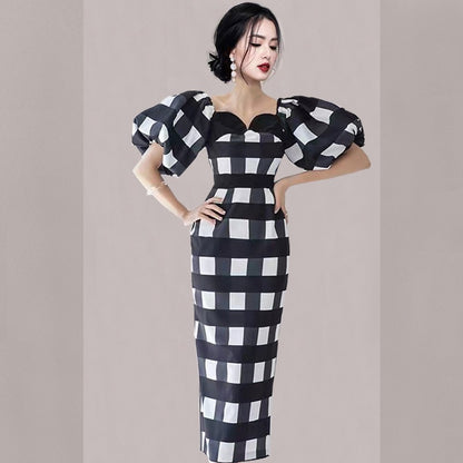 French Vintage Black and White Plaid Peach Heart Neck Bubble Sleeve Temperament Slim Fit Mid length Wrap Hip Dress