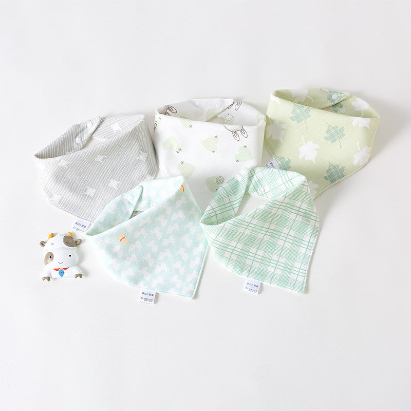 Girl triangle scarf