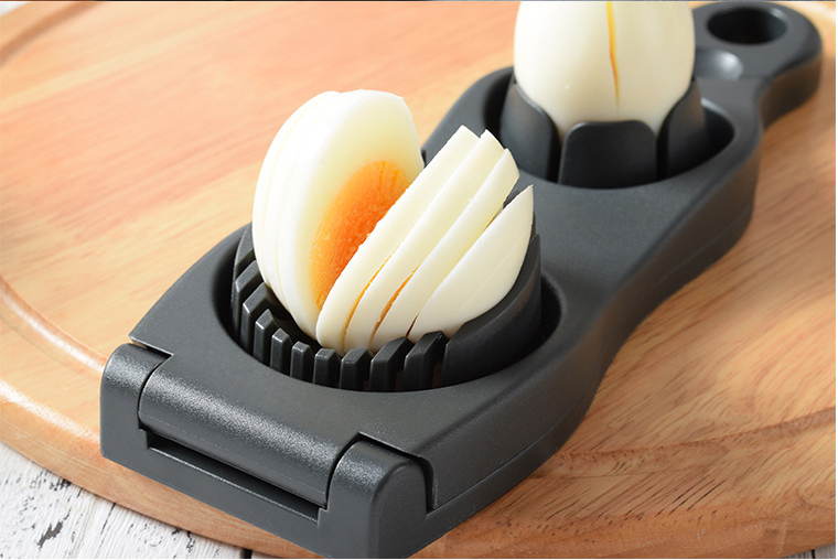 Double-head plastic two-in-one egg slicer