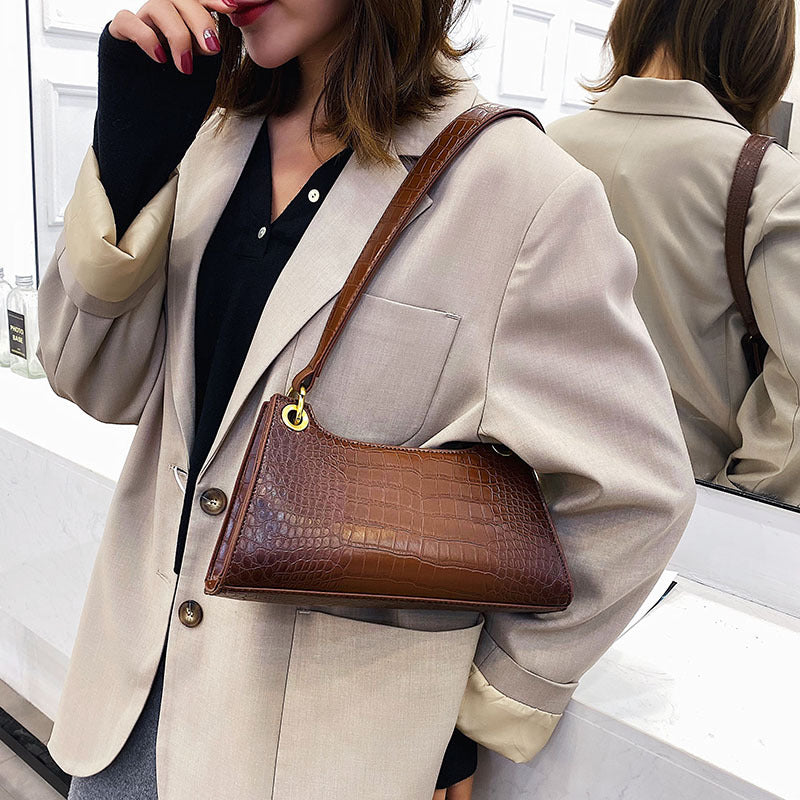 Cross-body portable chain bag