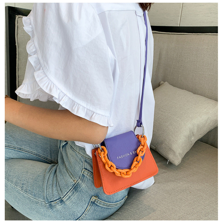 Color contrast one-shoulder chain bag