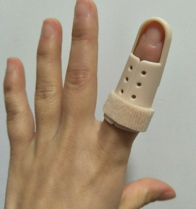Hard plastic splint fracture corrector hammer-shaped rehabilitation smoked finger fixed sleeve