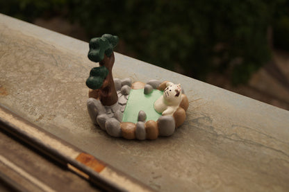 Japanese cat mobile phone holder