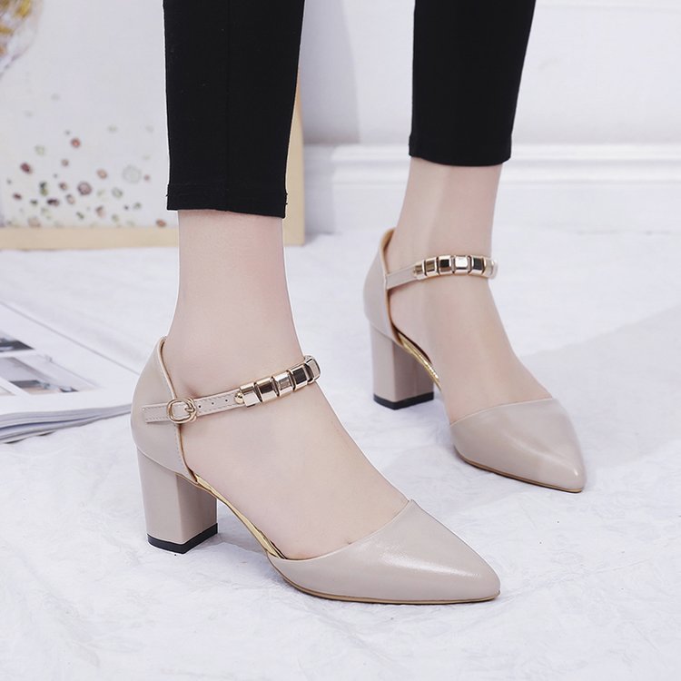 One-button buckle with solid color high heels