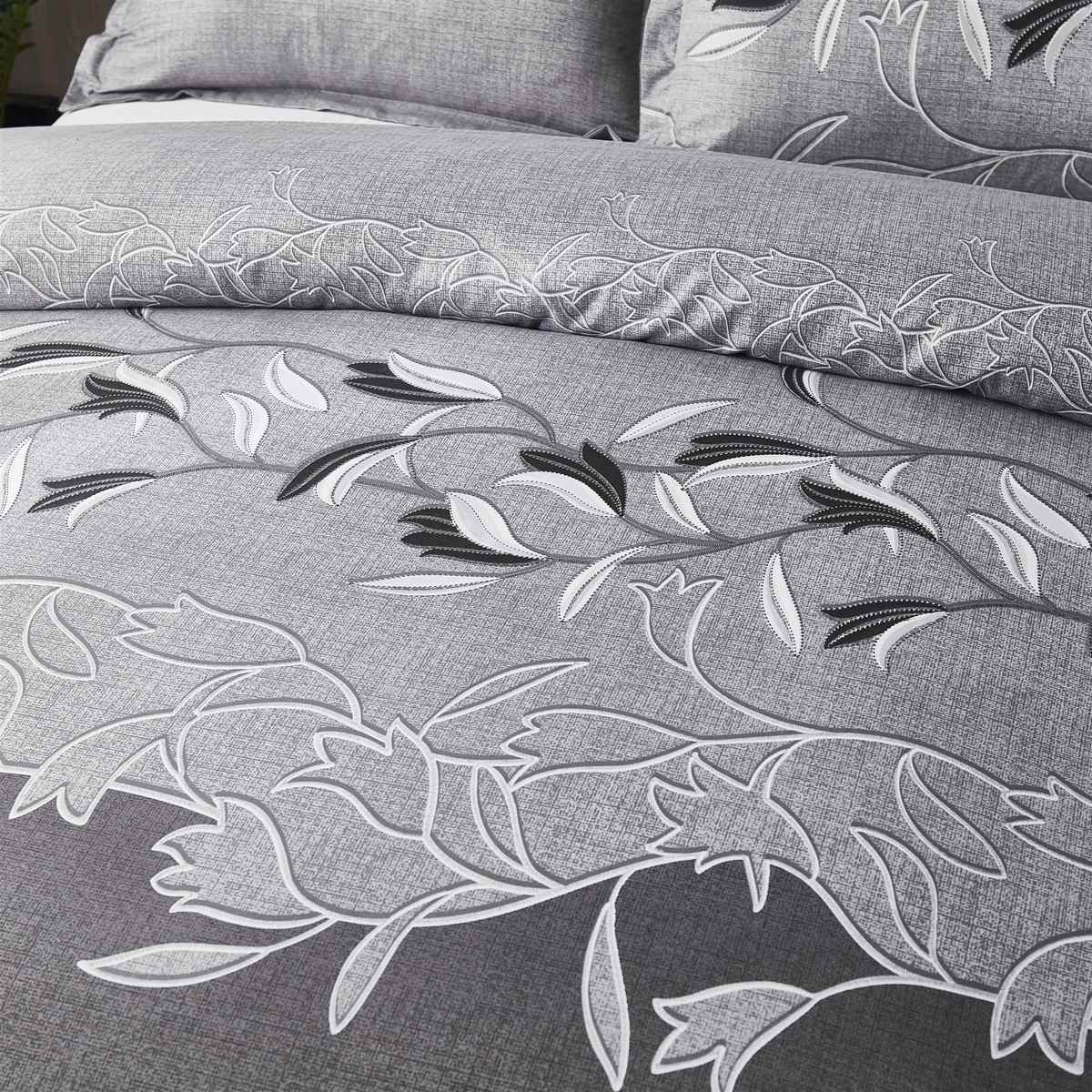 Three piece embroidered printing quilt cover