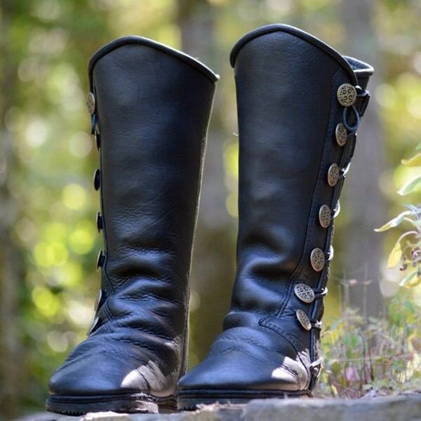 Women's boots with square heel side zipper buttons
