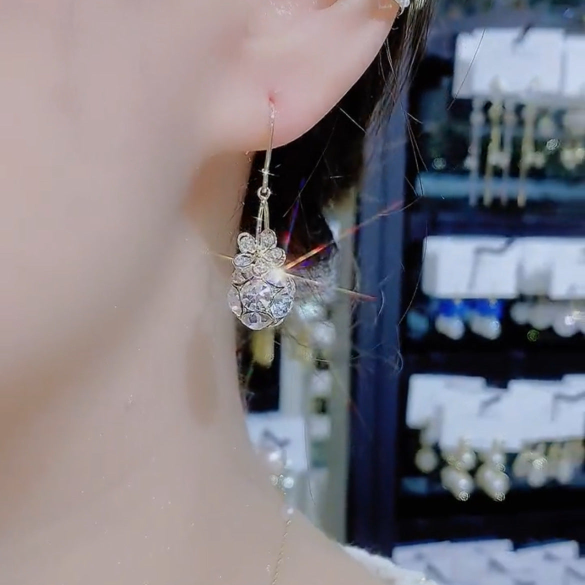 High-quality Zircon Flower Earrings Women's Fashion Temperament Light Luxury