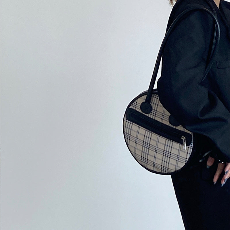 Fashionable round versatile one shoulder bag