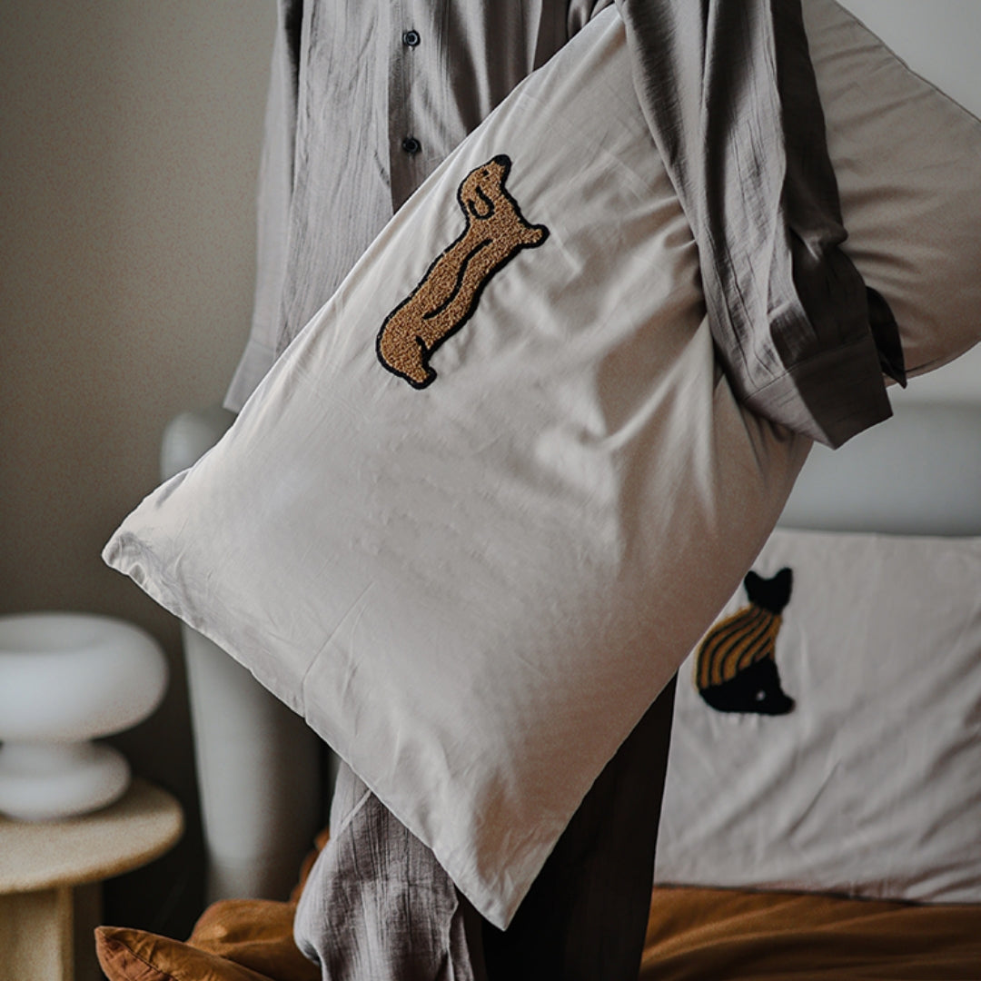 Milk Coffee Colored Plush Pure Cotton Three-dimensional Embroidery Pillowcase