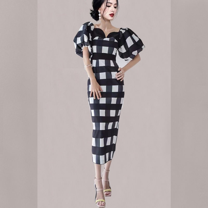 French Vintage Black and White Plaid Peach Heart Neck Bubble Sleeve Temperament Slim Fit Mid length Wrap Hip Dress