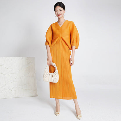 Women's New Dress Summer Temperament Fashion Loose Fit Bat Sleeve V-Neck Long Three House Pleated Dress