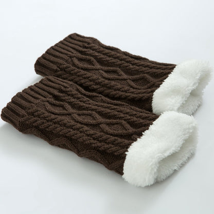 Knitted thick knee pads