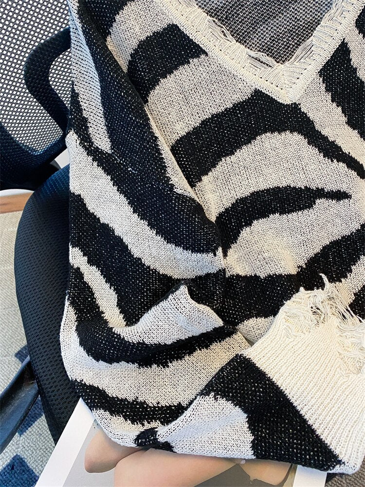 Ripped Striped Oversized V Neck Jumper Sweater Women's Spring Thin Light Fashion Zebra Pattern Crop Long Sleeve Knit Pullovers