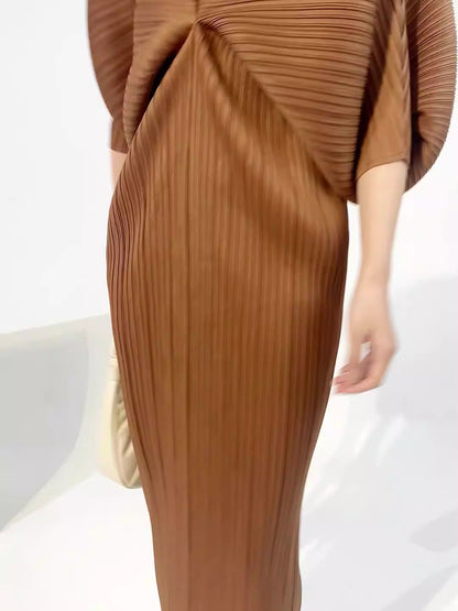 Women's New Dress Summer Temperament Fashion Loose Fit Bat Sleeve V-Neck Long Three House Pleated Dress