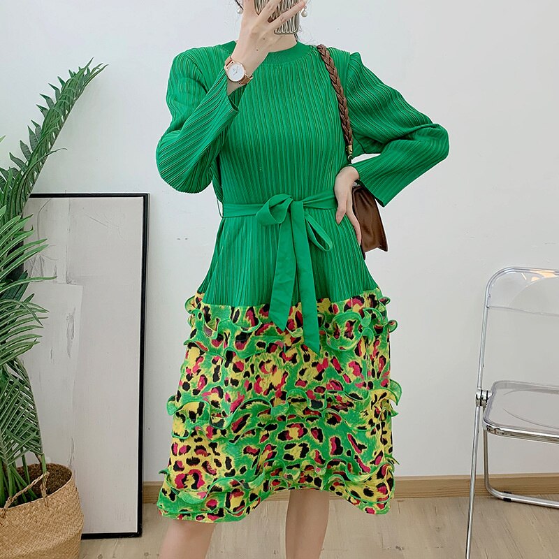 GVUW Pleated Patchwork Print Dress For Women Stand Neck Lace-up Long Sleeve Loose 2023 Autumn New Female Fashion Clothes 17G1795