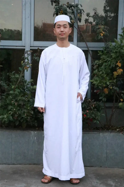 Exclusive Men's White Islamic Kaftan Jubba Thobe in Short Sleeve O-neck Style for Middle Eastern Looks