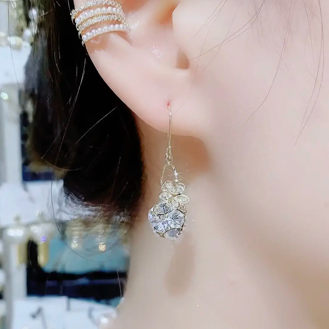 High-quality Zircon Flower Earrings Women's Fashion Temperament Light Luxury